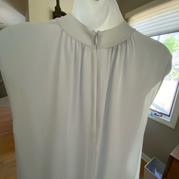 VINCE SILK SLEEVELESS BLOUSE - Picture 3 of 8